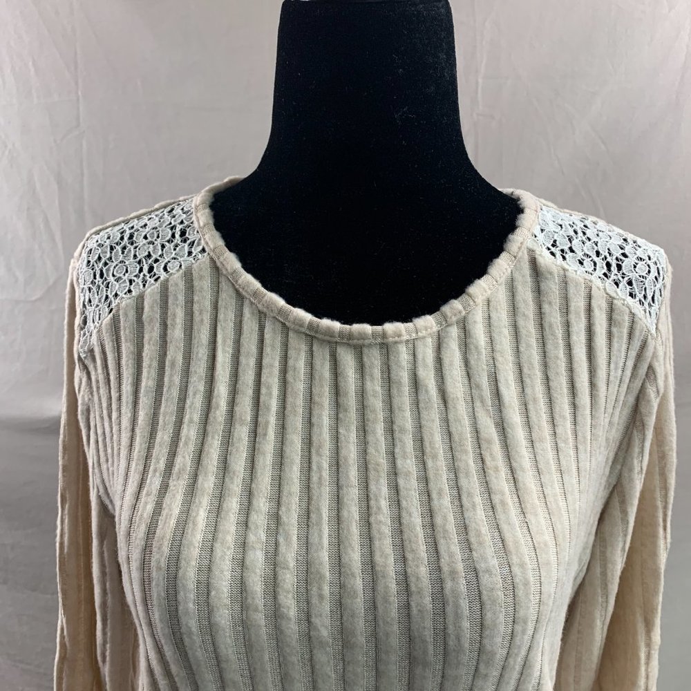 Guipure Lace Insert Ribbed Tee Cream - Picture 7 of 7